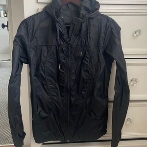 Lululemon windbreaker size medium